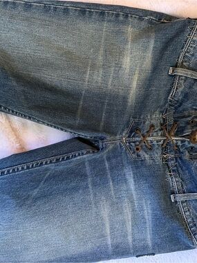 Silver woman’s tie jeans